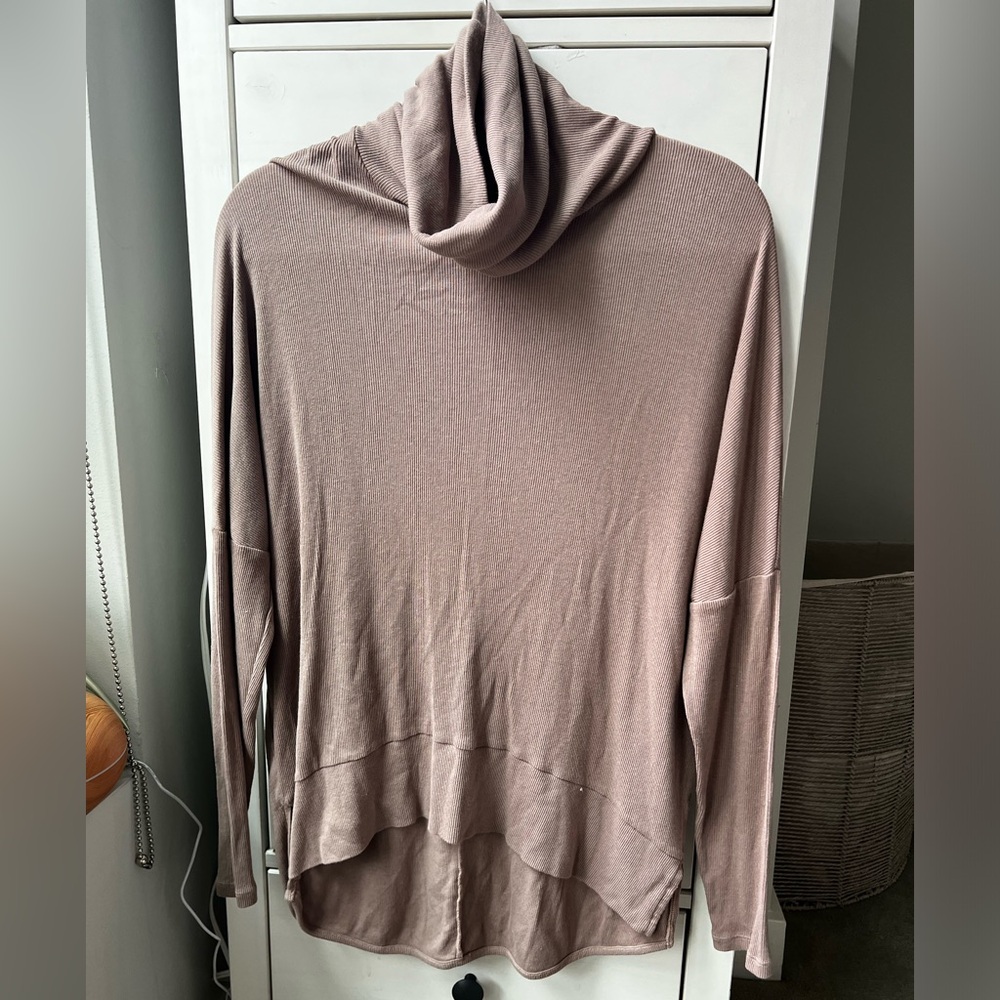 Bobi Los Angeles Ribbed Turtleneck Sweater - Size M